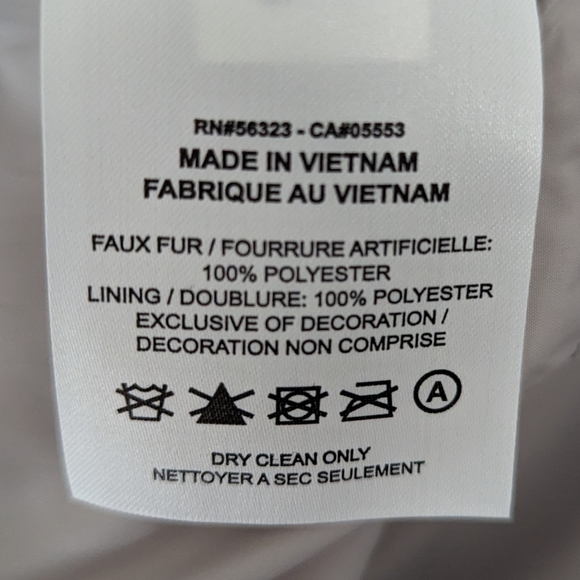 Nike Sportswear Plush Women's Printed Faux Fur Jacket - Picture 10 of 10